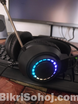 BRAND NEW PC / MOBILE HEADPHONE.